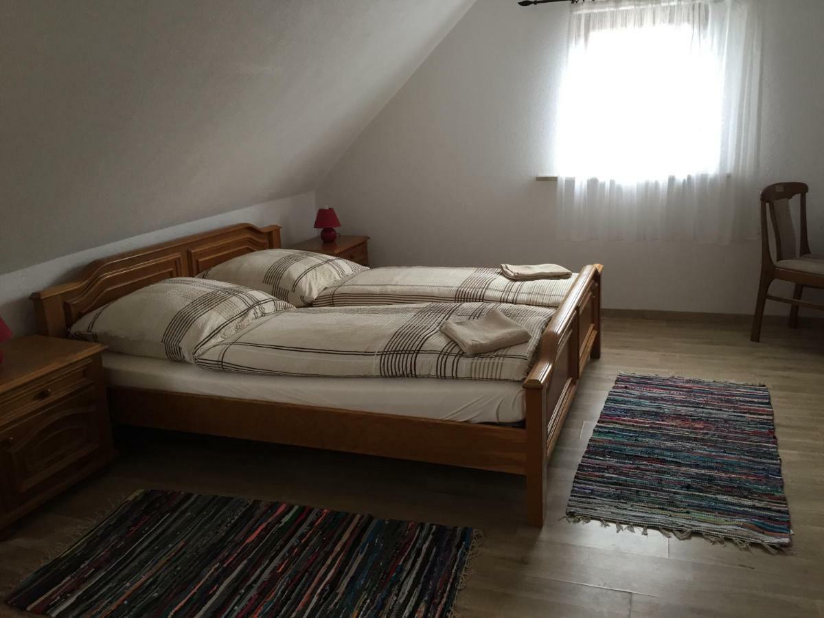Gasthof Roessle Ochsenwang Bissingen an der Teck Экстерьер фото